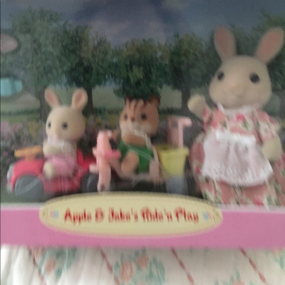 Calico Critters Apple & Jake’s Ride’n Play - Picture 6 of 7